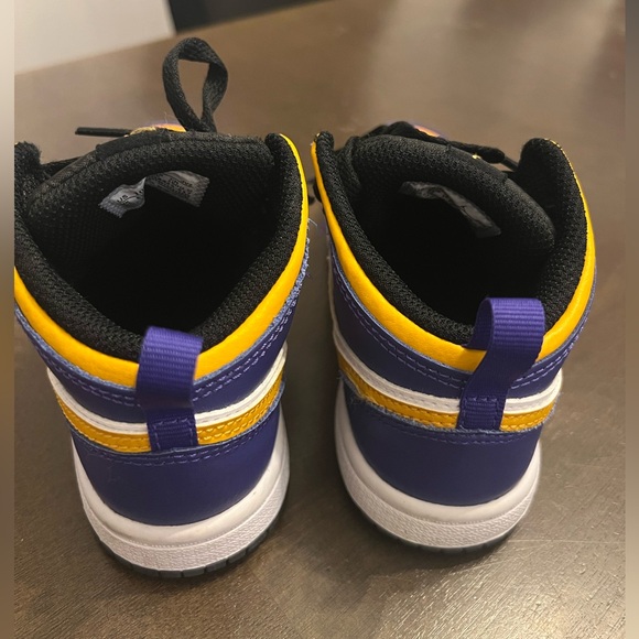 Toddler Air Jordans - Picture 8 of 12